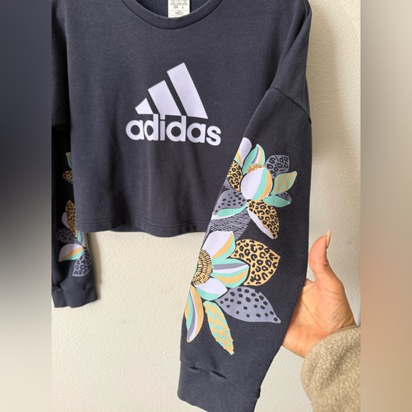 Adidas Cropped Crewneck Sweatshirt Floral Graphic Sleeves | XS - Picture 3 of 11
